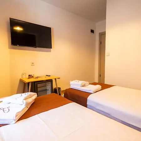 Hotel Boii Rest & Breakfast *